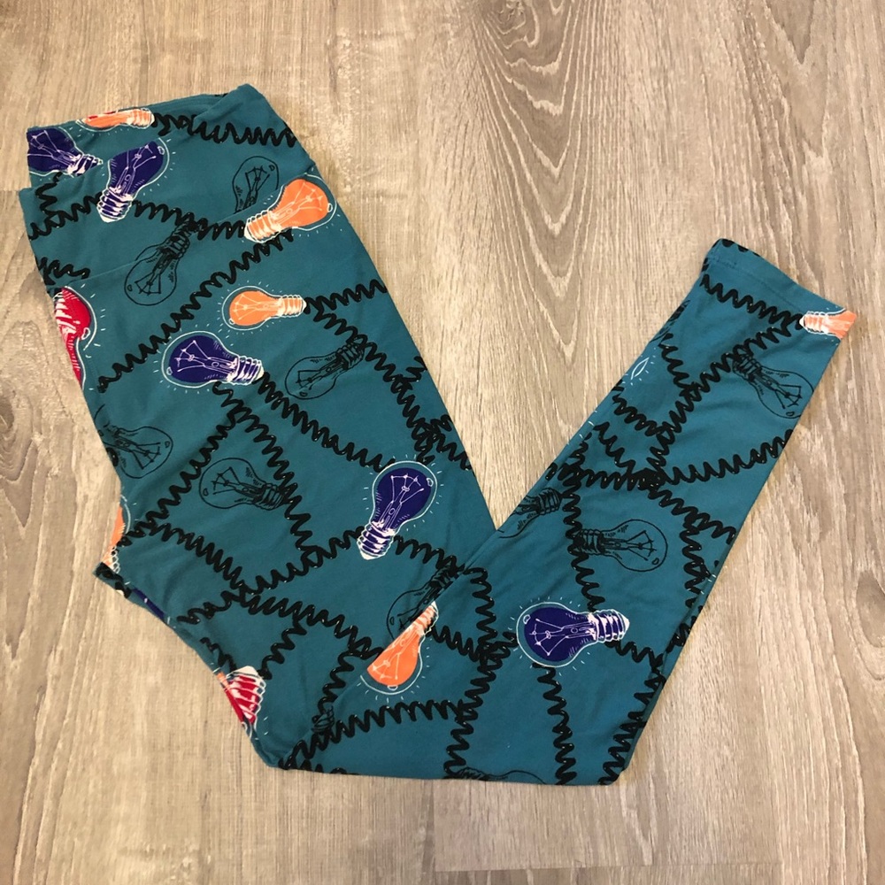 BOGO lularoe talk and curvy legging  lightbulb